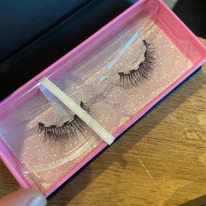 MoxieLash magnetic strip lashes